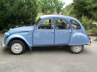 The 2 CV, view from left
