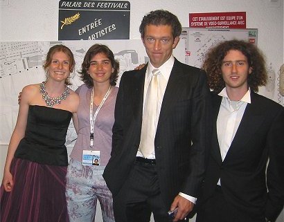 A gauche, Coralie, Maritina (Grêce), Vincent Cassel et Julien (Alsace)